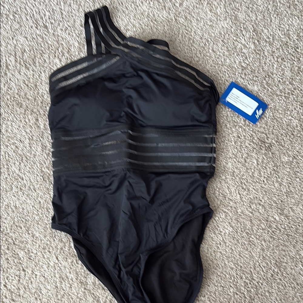 Black One-Shoulder Swimsuit